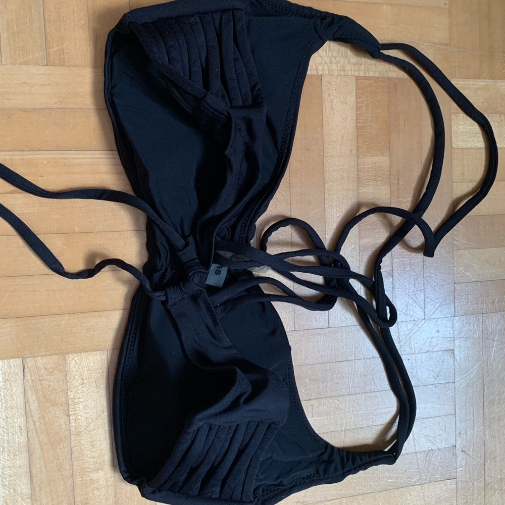 Bikini - Picture 5 of 5
